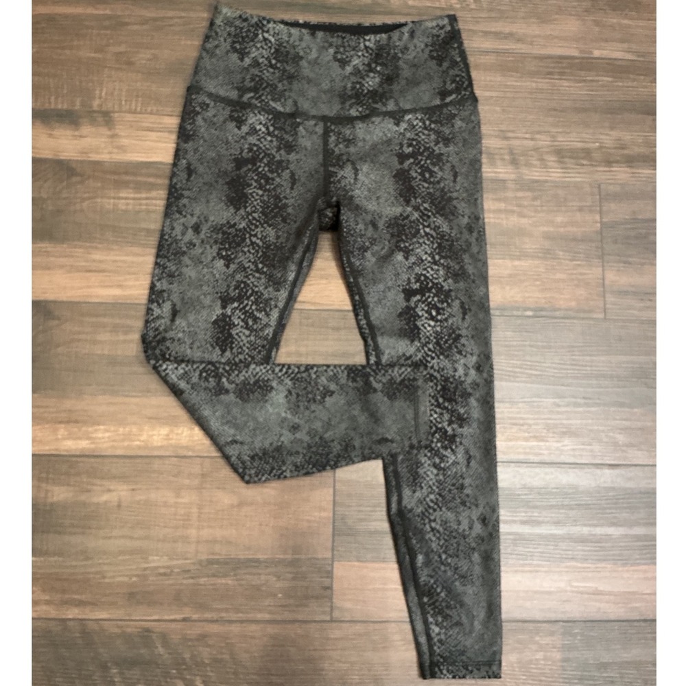 Beyond Yoga Leggings Black Gray Snakeskin Foil High Waisted Size M